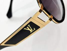 Picture of Louis Vuitton Sunglasses _SKUfw76324537fw